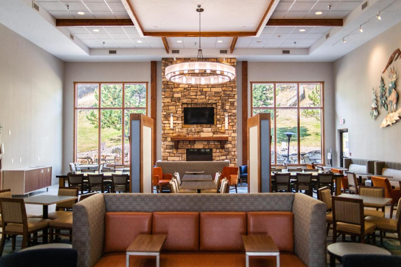 Holiday Inn Express & Suites Custer-Mt Rushmore Екстериор снимка