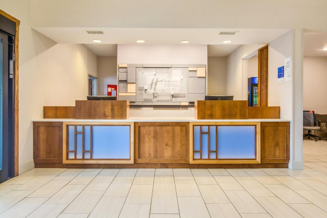 Holiday Inn Express & Suites Custer-Mt Rushmore Екстериор снимка