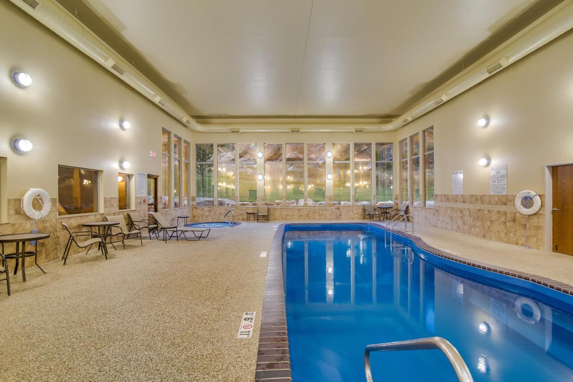 Holiday Inn Express & Suites Custer-Mt Rushmore Екстериор снимка